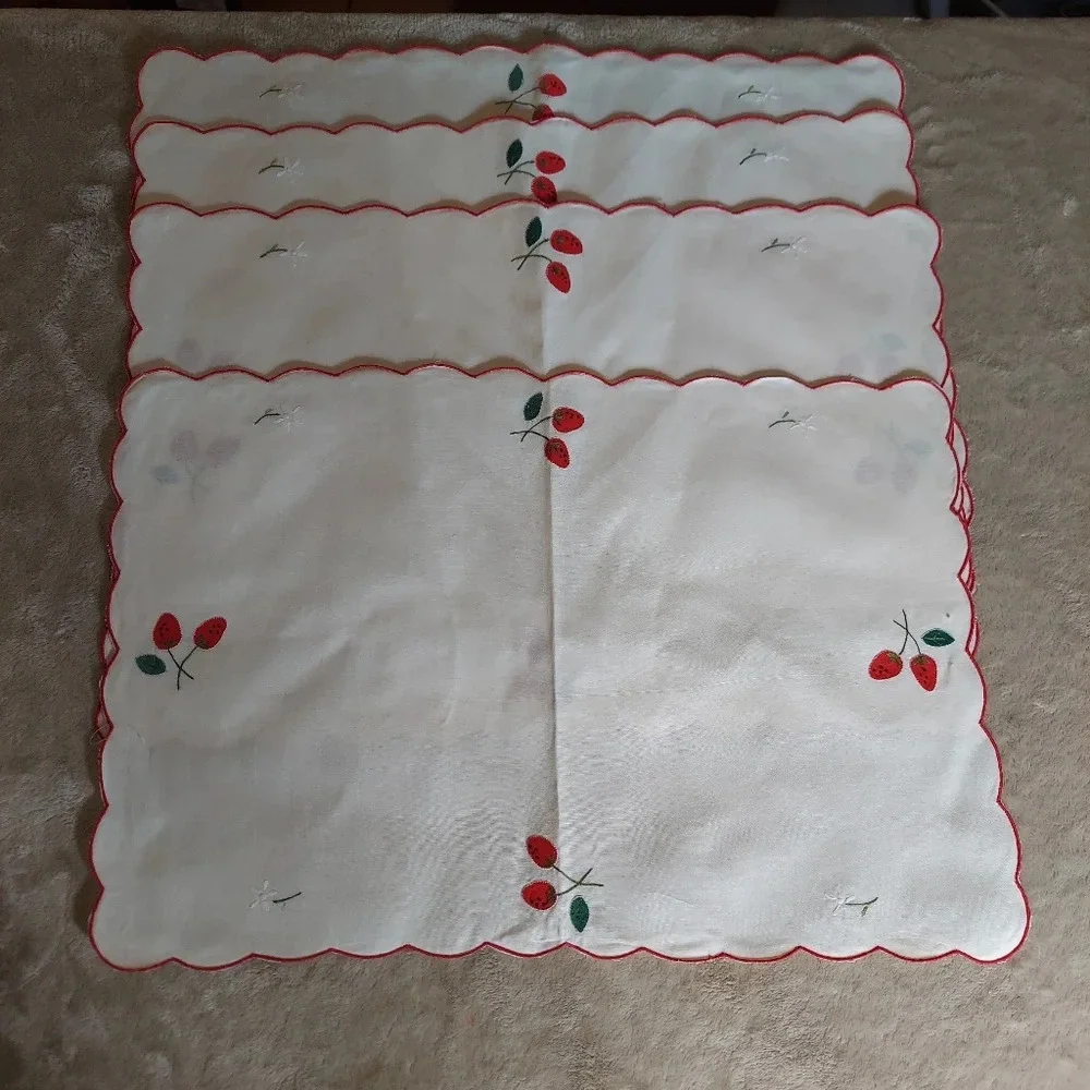 Vintage Placemats  Cream Red Appliques and Embroidered Scalloped Edges